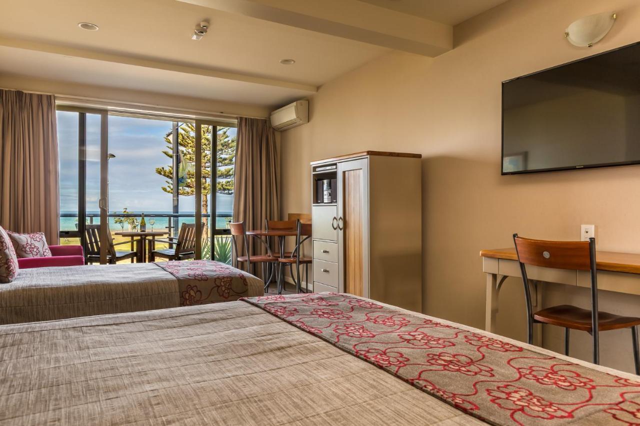 Pebble Beach Motor Inn Napier Luaran gambar A room at the hotel