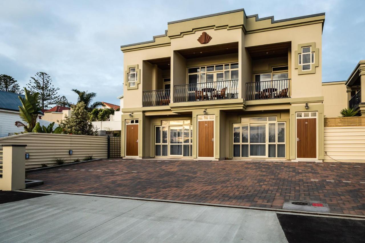 Pebble Beach Motor Inn Napier Luaran gambar The 1930s-built apartment block at 1001-1003 Beach Road, Brighton-Le-Sands, New South Wales, Australia